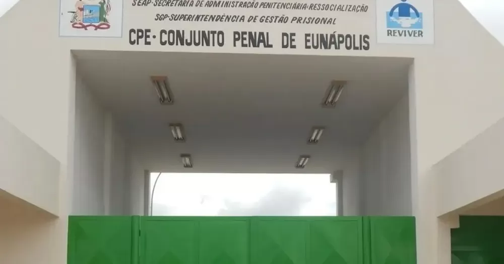 Carro do diretor do presídio de Eunápolis é alvo de emboscada