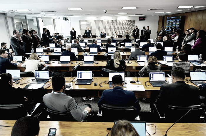 CCJ do Senado aprova fim da reeleição para presidente, prefeitos e governadores