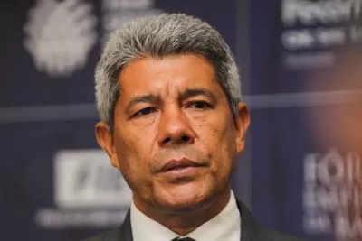 Jerônimo Rodrigues promete rigidez no combate ao crime organizado após ataque em Eunápolis