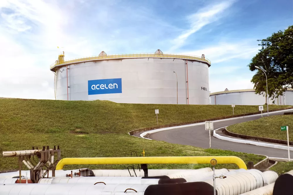 Acelen anuncia redução de 2,4% no preço da gasolina vendida para distribuidoras na Bahia