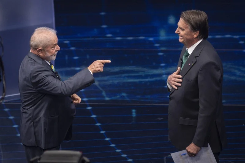 Lula lidera maioria dos cenários de 1° turno, mas empata com Bolsonaro e Tarcísio no 2°