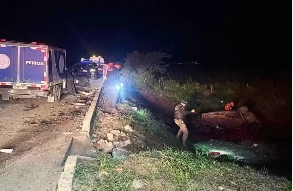 Quatro pessoas morrem após batida entre carros no extremo sul da Bahia; uma das vítimas era um bebê de 1 ano