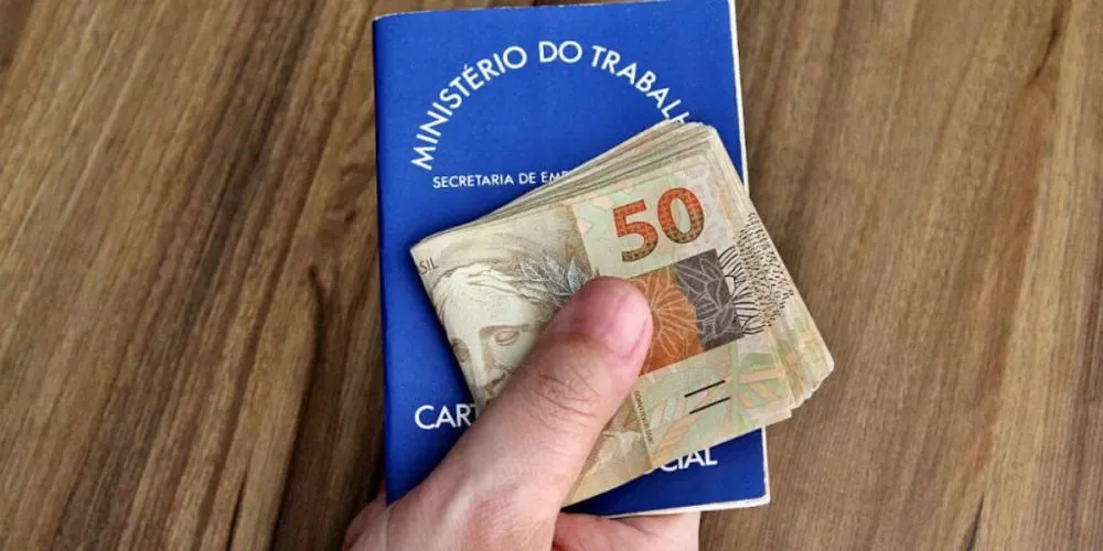 Ministra confirma aumento do salário mínimo