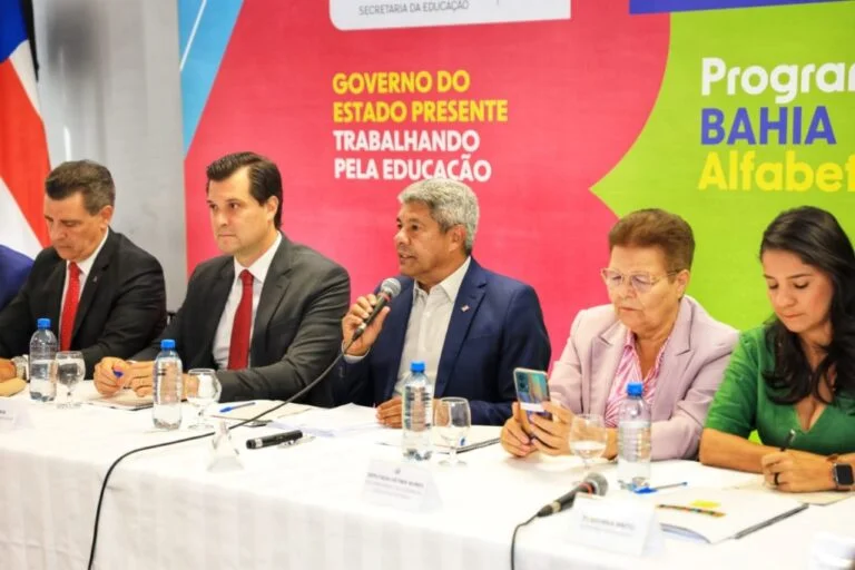 Estado sanciona lei e lança projeto “Bahia Alfabetizada” para fortalecer a alfabetização
