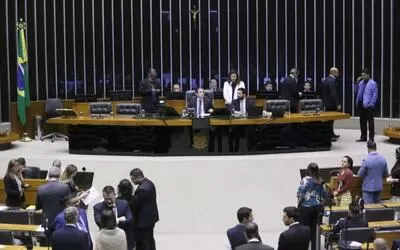Câmara deve votar isenção do IR para quem ganha até R$ 5 mil antes de setembro