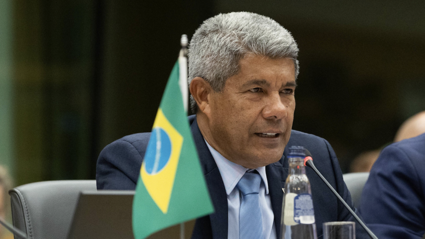 Jerônimo anuncia pagamento de precatório para professores da rede estadual