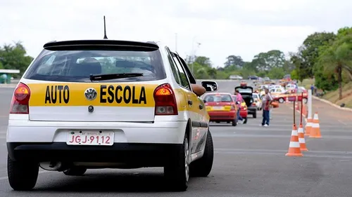 Lula aprova proposta que dá fim à obrigatoriedade de autoescola