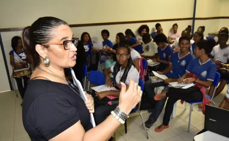 Precatórios: dinheiro começa a ser pago aos professores da Bahia