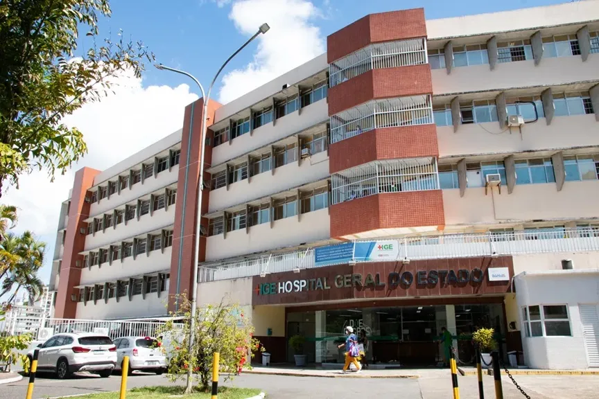 Mãe dá facadas em rosto e cabeça de filho de 8 anos em Salvador