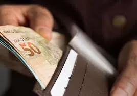 13º salário: empresas têm até 30 de novembro para pagar primeira parcela aos trabalhadores