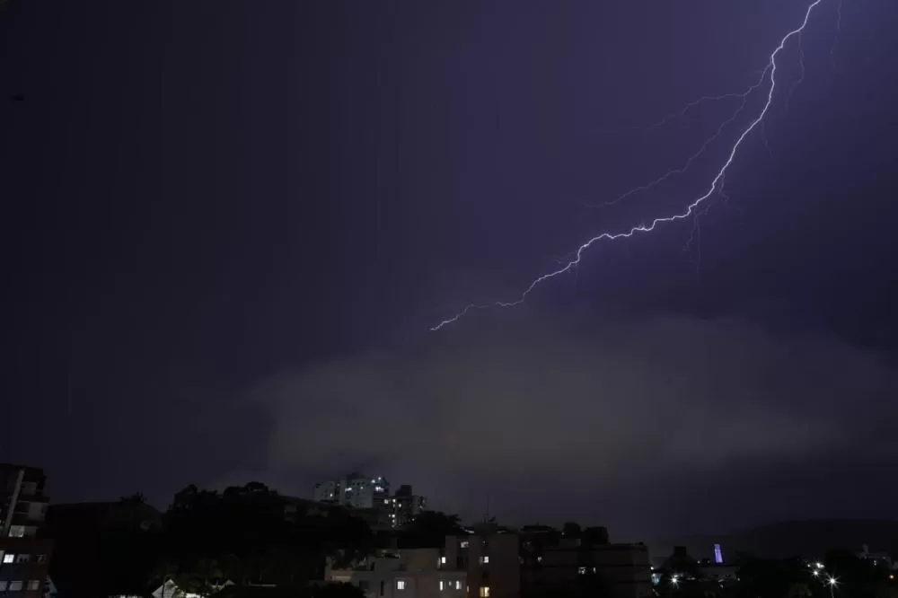 Bahia é atingida por mais de 73 mil raios em 48 horas