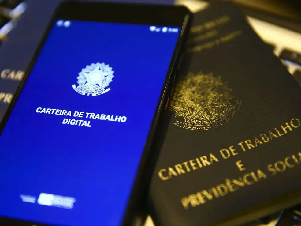Bahia gera mais de 88 mil vagas com carteira assinada em 2025
