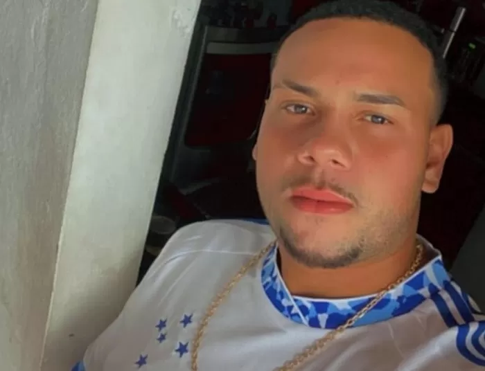 Jovem morre após cair de carroceria durante manobra perigosa em Medeiros Neto