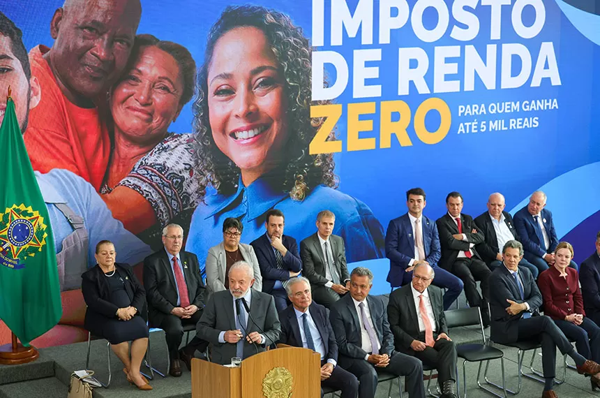Governo Lula esconde Lira e mostra Renan no pronunciamento da TV