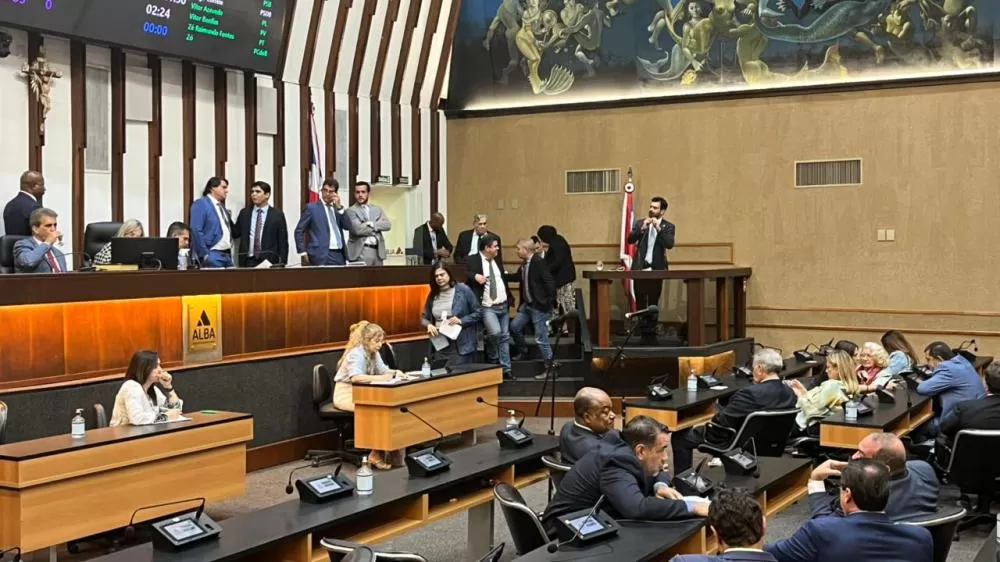 Após 8 horas de obstrução da oposição, governo aprova empréstimo de R$ 2 bilhões na AL-BA