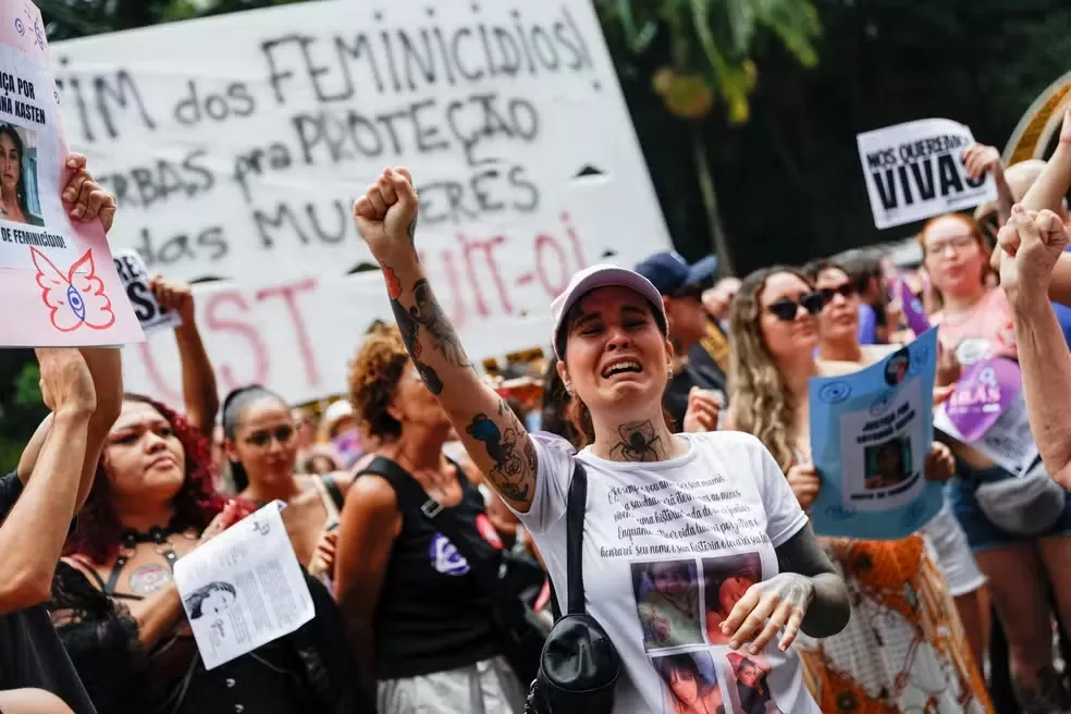 Protestos contra feminicídio reúnem manifestantes em SP, RJ, BH e outras cidades brasileiras