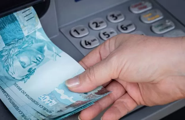 Governo confirma que salário mínimo será de R$ 1.621 em 2026
