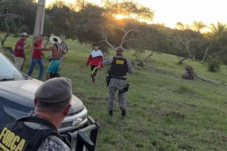 Grupo armado invade fazenda em Prado e desrespeita ordem judicial