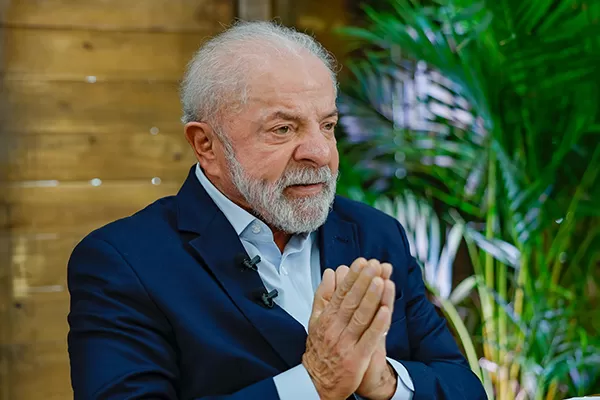 PT aposta que Lula repetirá 2006, quando deixou vice para última hora