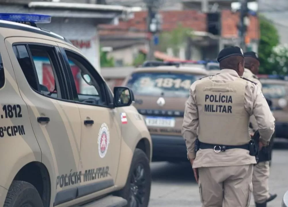 Suspeito de atirar em mãe e filha em Medeiros Neto continua foragido