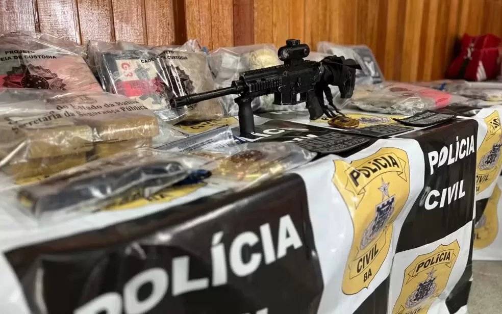 Onze pessoas são presas durante operação contra suspeitos de integrar facção criminosa na Bahia