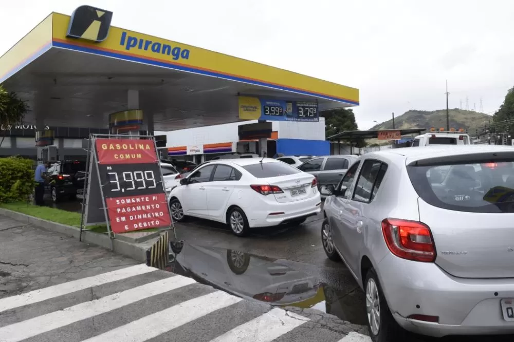 Distribuidoras de combustíveis apontam risco de desabastecimento no país