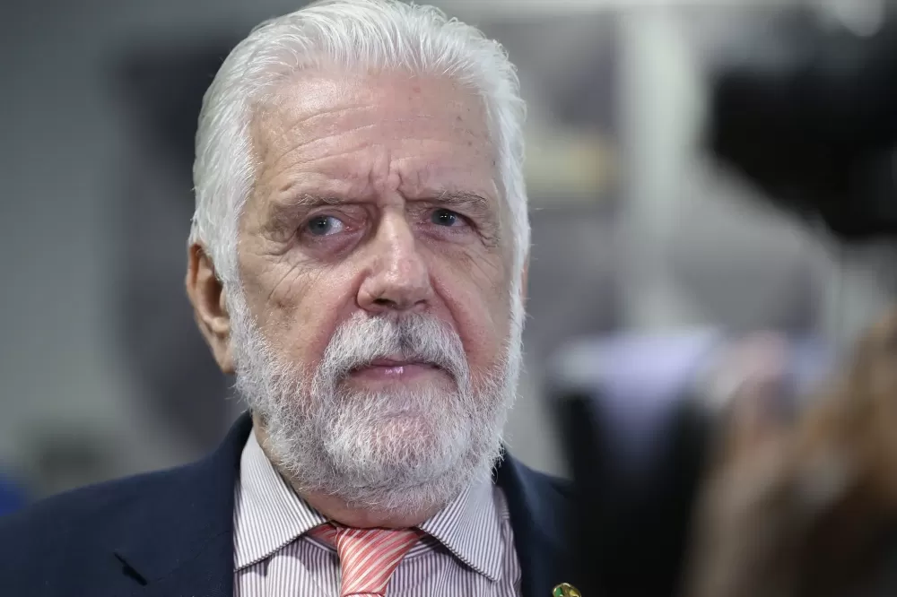 Wagner faz cobrança pública e demonstra incômodo com indefinição da chapa governista