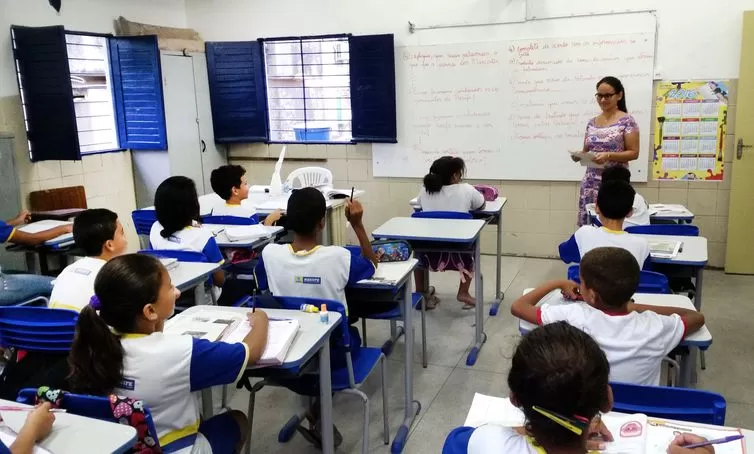 Itamaraju garante pagamento do piso salarial a professores e inclui contratados com retroativo pela primeira vez