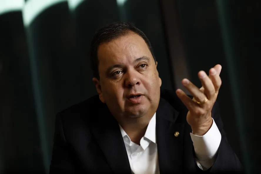 Elmar Nascimento se aproxima do governo e pode indicar vice de Jerônimo Rodrigues