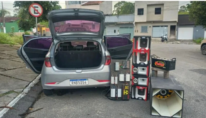 Polícia Militar apreende arma, drogas e equipamentos de som em ação no sul da Bahia