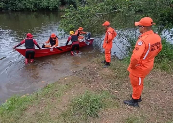 Adolescente desaparece após entrar no Rio Alcobaça em Teixeira de Freitas