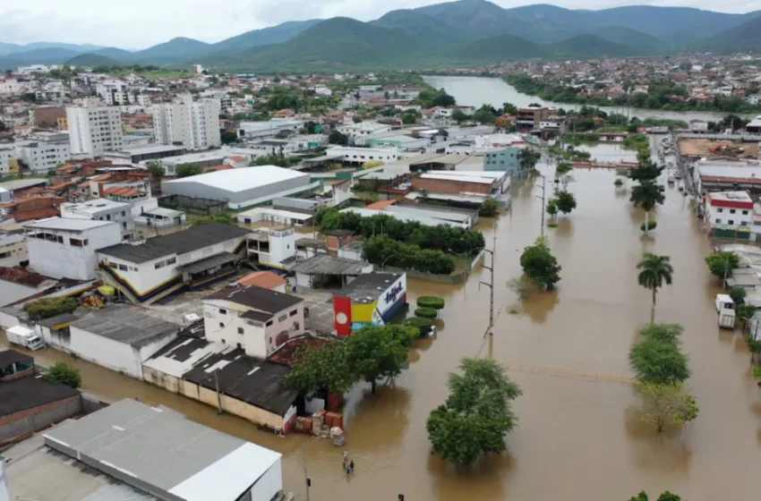  Inmet divulga alerta de chuvas intensas para 14 cidades da Bahia