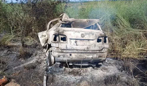 Quatro pessoas morrem após carro bater e pegar fogo na Bahia